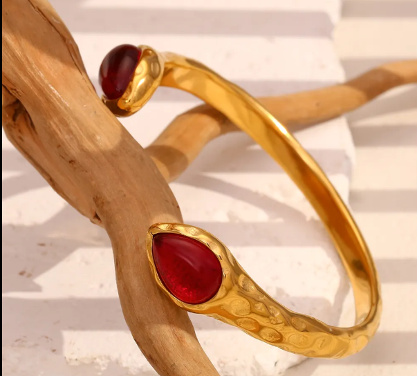 Sprezzatura Water Drop Agate Cuff Bracelet